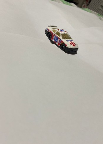 Beyaz Minyatür Oyuncak Araba - Görsel 2