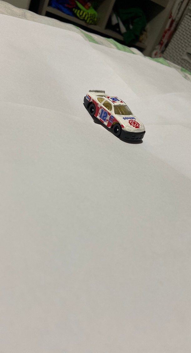 Beyaz Minyatür Oyuncak Araba - Görsel 2