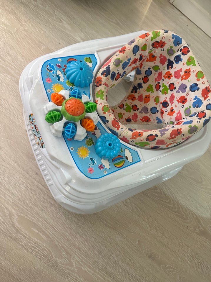 Renkli Desenli Bebek Yürüteci - Görsel 3