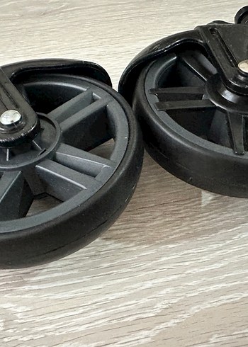 Çift taraflıdır+yağmurluk + sıfır yedek ön arka tekerler+sepeti - Görsel 8