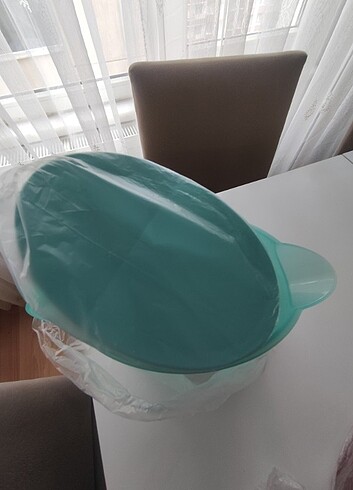 Tupperware surahi