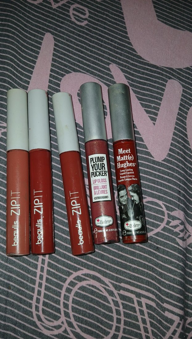 Bej Tonlarında Koyu Renkli Rujlar - Görsel 2