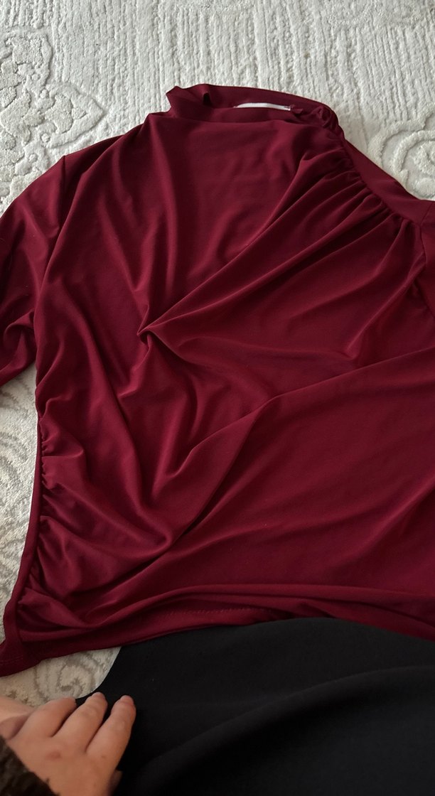 Bordo Yüksek Yakalı Hamile Bluzu - Görsel 2