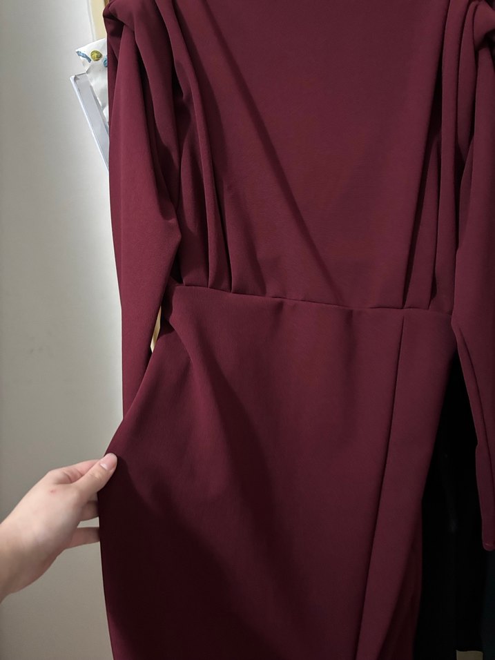 Bordo yırtmaclı elbise - Görsel 2