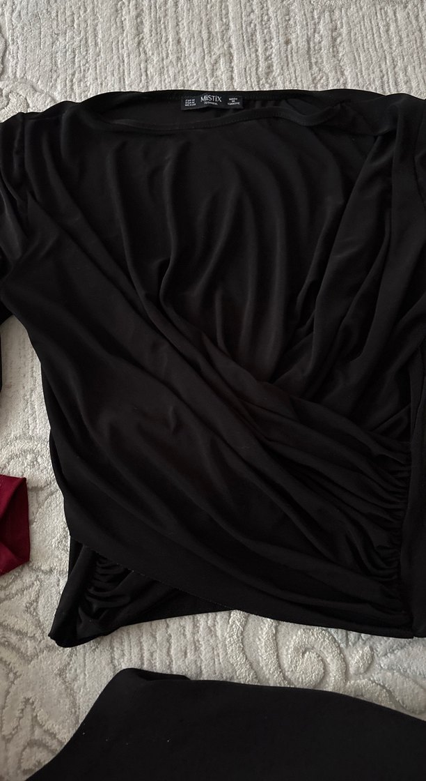 Siyah Drapeli V Yaka Uzun Kollu Bluz - Görsel 3