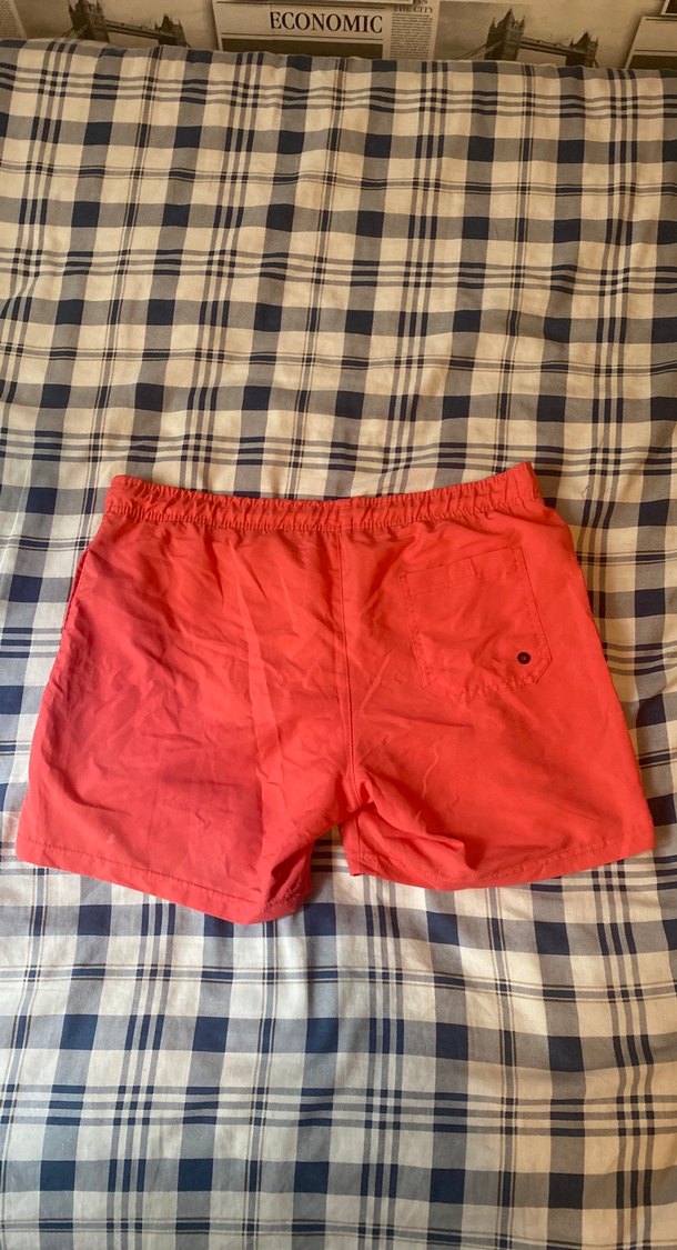 Düğmeli Kırmızı Erkek Deniz Şortu - Görsel 2