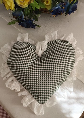 Nakışlı Beyaz Kalp Yastık - Görsel 2