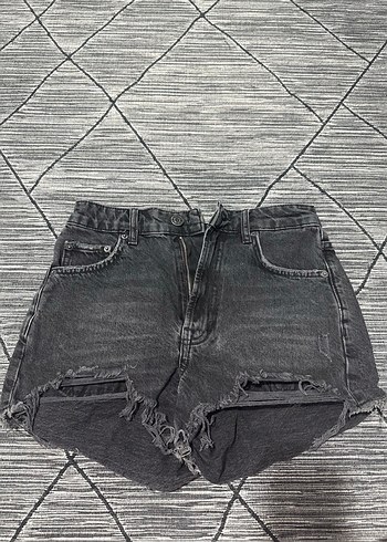 Gri Bol Kesim Mini Denim Şort - Görsel 2