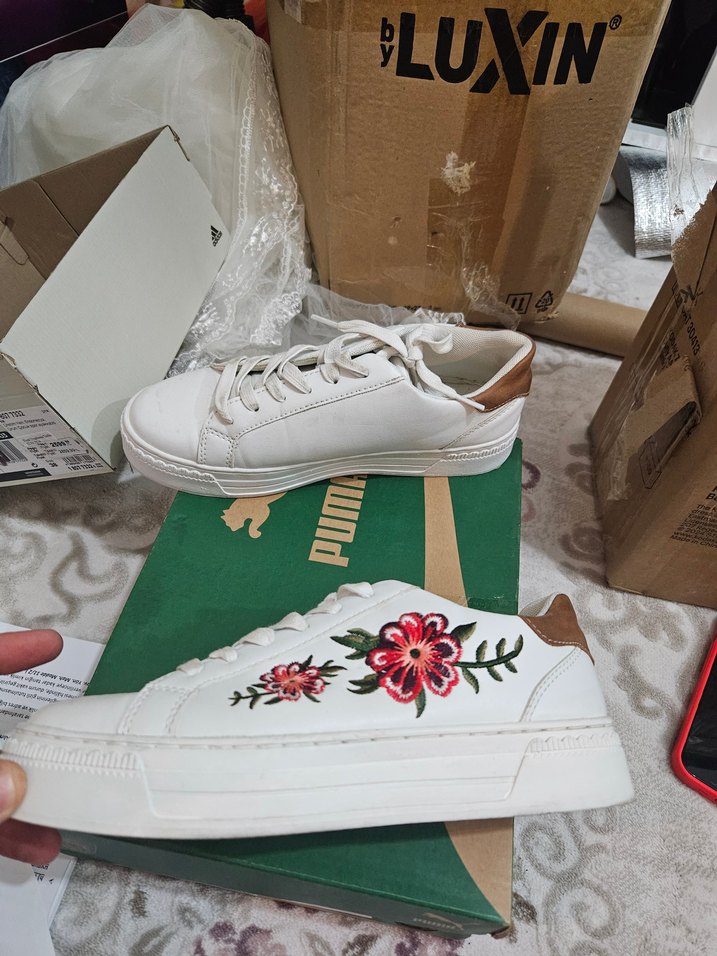 çiçek Nakışlı Beyaz Kadın Spor Ayakkabı - Görsel 2