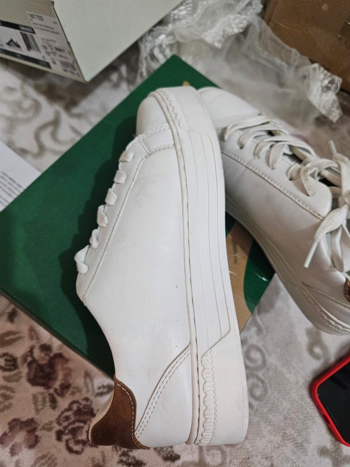 çiçek Nakışlı Beyaz Kadın Spor Ayakkabı - Görsel 3