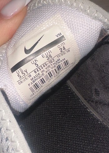 Nike Beyaz Siyah Nike Air Max 270 Spor Ayakkabı