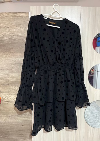 36 Beden Puantiye Desenli Siyah Mini Elbise