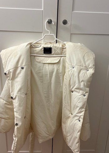 xs Beden beyaz Renk Bershka Kadın Mont