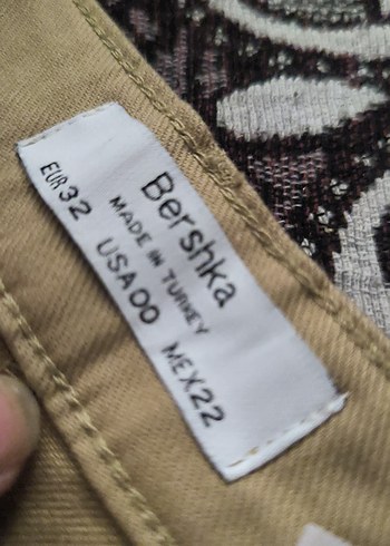 s Beden ten rengi Renk Bershka Bej Kumaş Pantolon