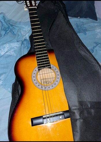Sarı Klasik Gitar ve Taşıma Kılıfı