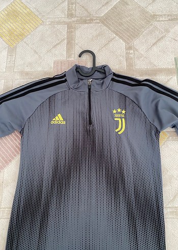 m Beden Adidas Juventus Gri Fermuarlı Sweatshirt