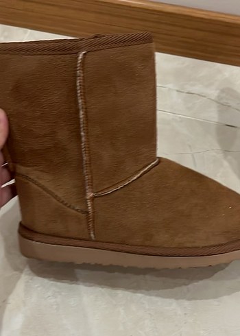 Kahverengi UGG