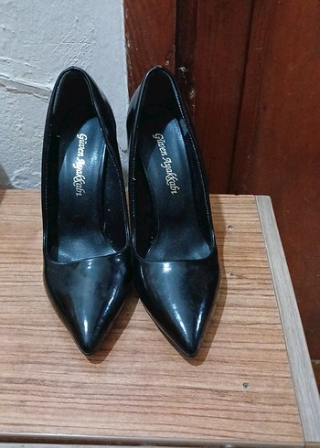 Kadın Siyah Rugan Stiletto Topuklu Ayakkabı