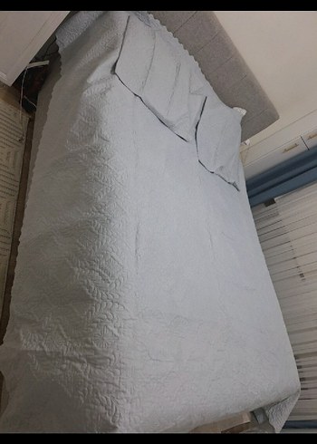 Gri Beyaz Düz Yatak Örtüsü - Görsel 3