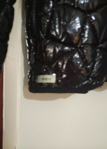 Siyah Parlak Çocuk Kışlık Mont - Görsel 4