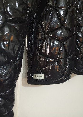 Siyah Parlak Çocuk Kışlık Mont - Görsel 3