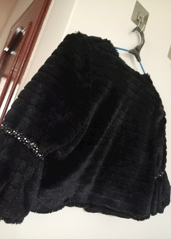 Kız Çocuk Siyah Kürklü Uzun Kollu Bolero - Görsel 2