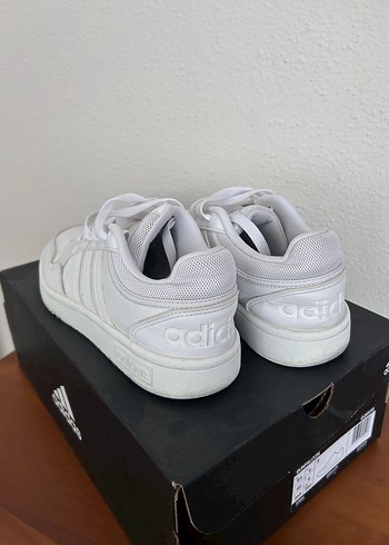 39 Beden Beyaz Adidas Bağcıklı Kadın Spor Ayakkabı
