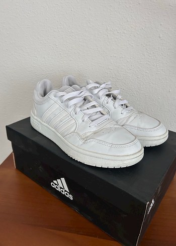 Beyaz Adidas Bağcıklı Kadın Spor Ayakkabı