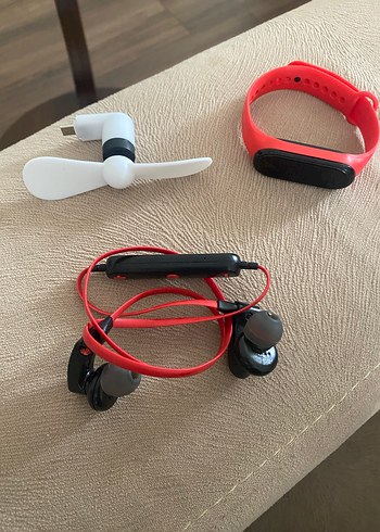 Kırmızı Kablosuz Kulaklık - Görsel 2