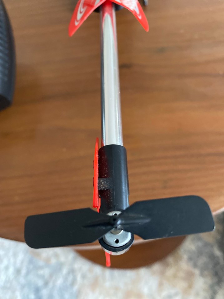 Kırmızı Uzaktan Kumandalı Helikopter - Görsel 4