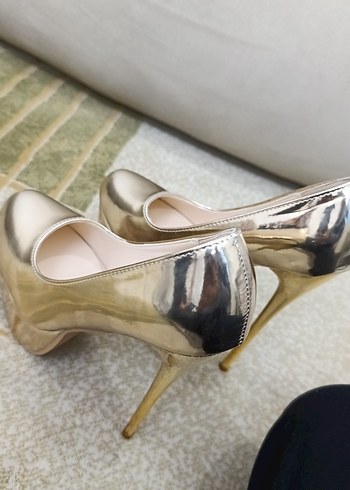 Altın Renkli Platform Topuklu Kadın Stiletto - Görsel 3