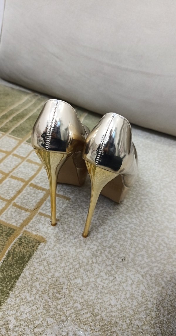Altın Renkli Platform Topuklu Kadın Stiletto - Görsel 2