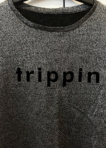 Gri Kısa Kollu Crop Top Baskılı - Görsel 2