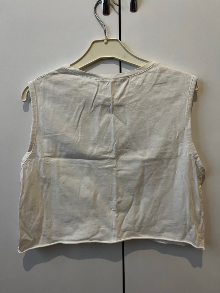 Beyaz Baskılı Kolsuz Crop Top - Görsel 3