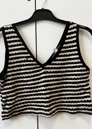 V Yaka Çizgili Siyah Gri Örgü Crop Top - Görsel 3