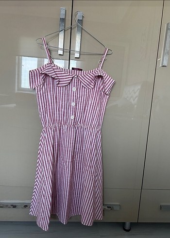 Pembe Çizgili Pilili Elbise