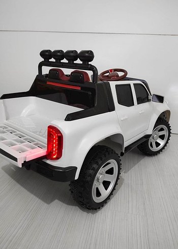 Diğer Mercedes akülü araba