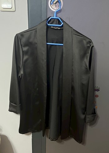 Siyah, Düğmeli, İpek Görünümlü Kadın Blazer