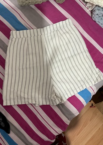 Beyaz Çizgili Mini şort etek - Görsel 4