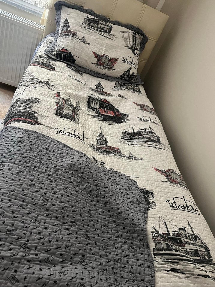 İstanbul Temalı Baskılı Beyaz Yatak Örtüsü - Görsel 3