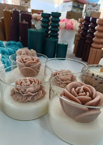 Beden ten rengi Renk Bej Çiçek Detaylı soya Mum