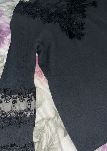 Dantel Detaylı Siyah Gotik Uzun Kollu Bluz - Görsel 3
