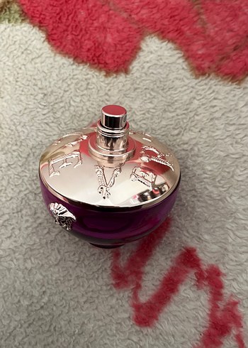 Kadın Parfümü Mor Şişede - Görsel 2