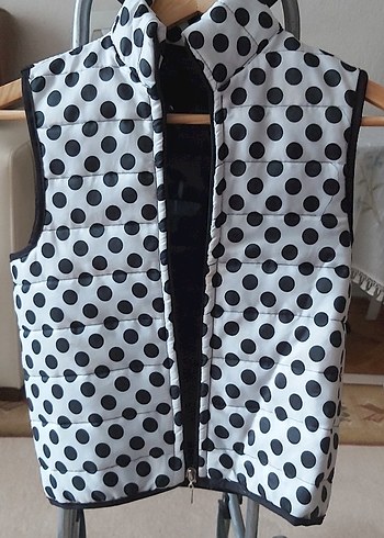 Puantiye Desenli Düğmeli Beyaz   Yelek. 7_8 yaş - Görsel 2