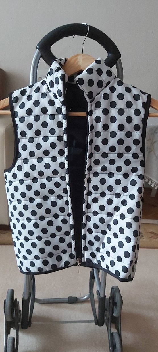 Puantiye Desenli Düğmeli Beyaz   Yelek. 7_8 yaş - Görsel 2