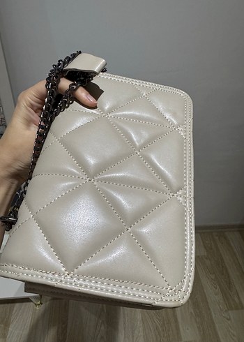 Beden ten rengi Renk Zincir Detaylı Beyaz Deri Kadın Çanta