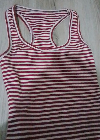 Bordo Çizgili Sporcu Atlet
