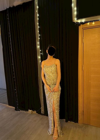 Altın Renkli Payetli Uzun Abiye Elbise - Görsel 2