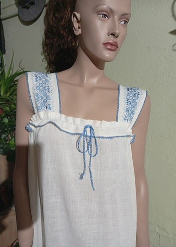 vintage Nakışlı Beyaz Askılı Uzun Gecelik - Görsel 2