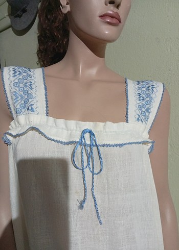 vintage Nakışlı Beyaz Askılı Uzun Gecelik - Görsel 3